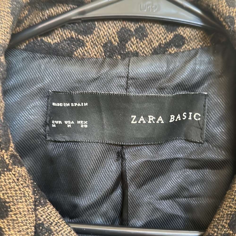 Zara - Picture 3 of 8
